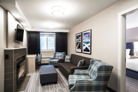 Mountaineer Suite Living Room