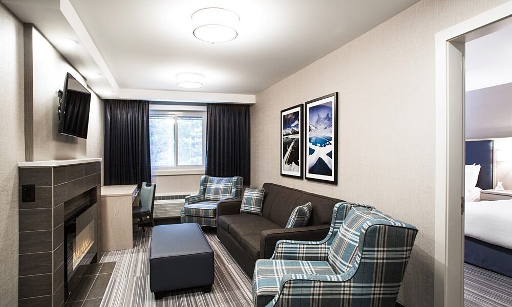 Mountaineer Suite Living Room