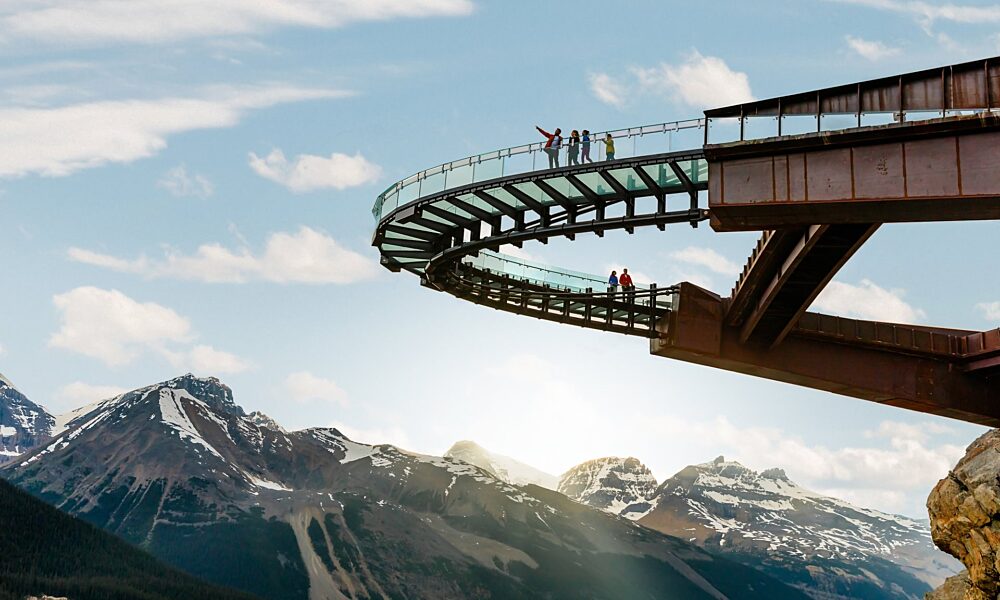 Attraction Pursuit Skywalk Mike Seehagel 004 large