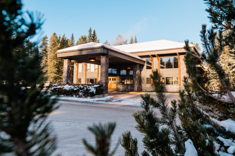 Mountaineer-Lodge-Lake-Louise-Hotel