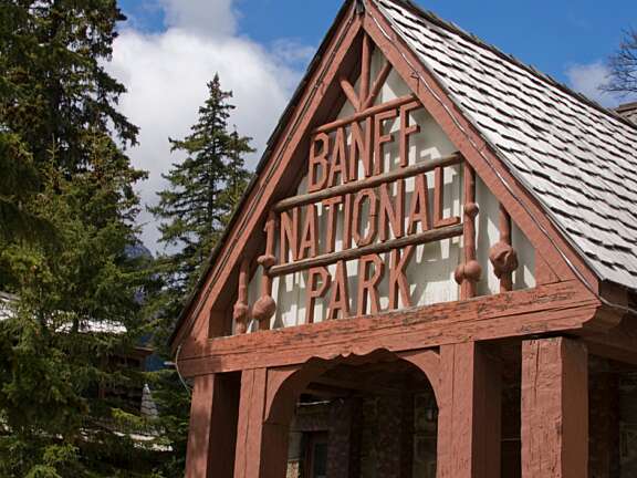 Visit Banff National Park in 2025 - guide to Lake Louise in the Rocky Mountains